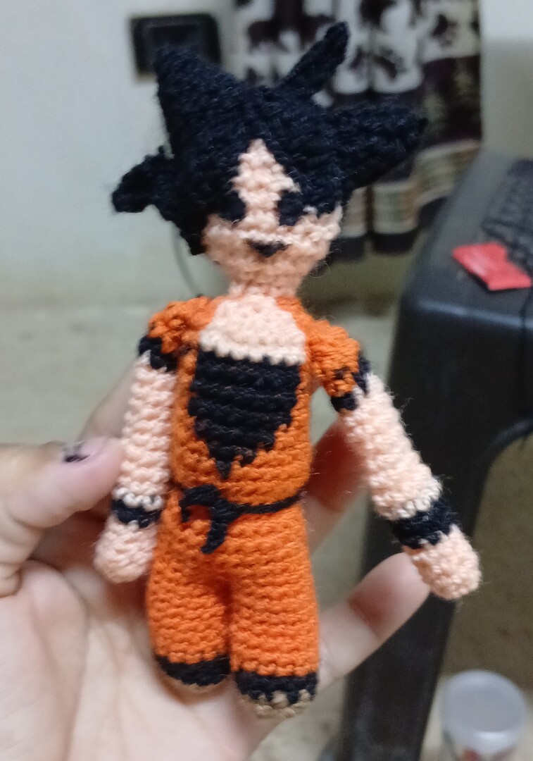 Llavero Goku tejido